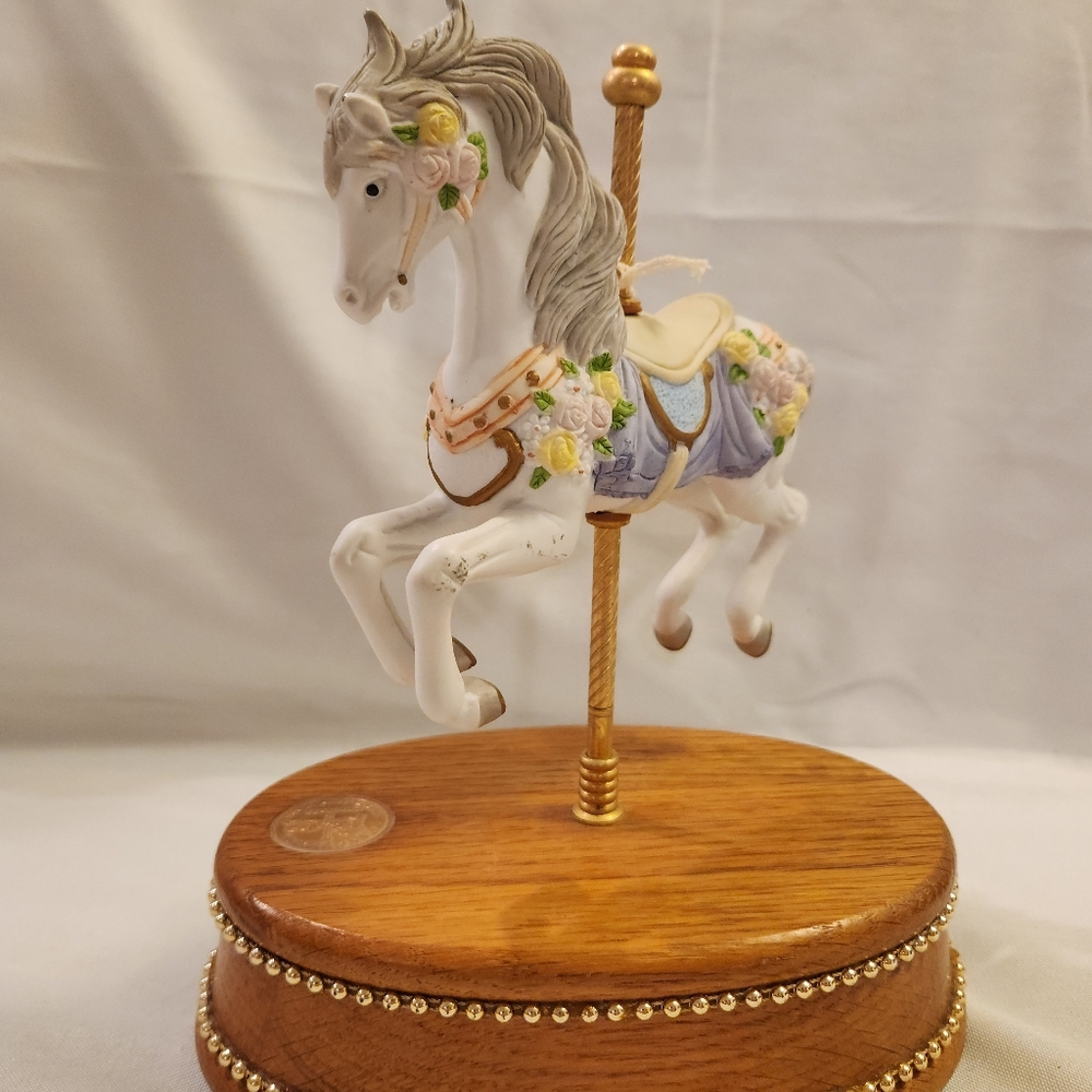 Fancyland Direct Connection Carousel Horse Figurine Music Box. 289/9500.